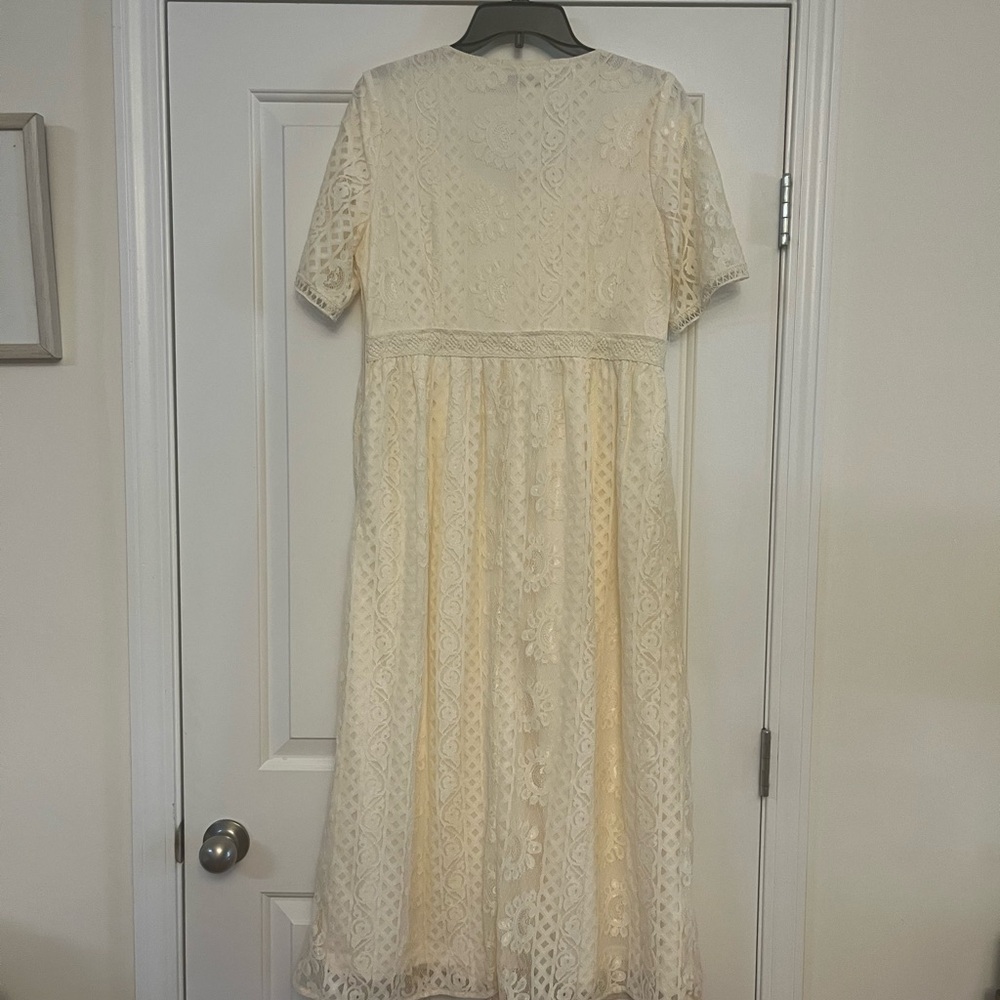 Baltic Born Kody Lace Dress. NWT - Picture 6 of 6